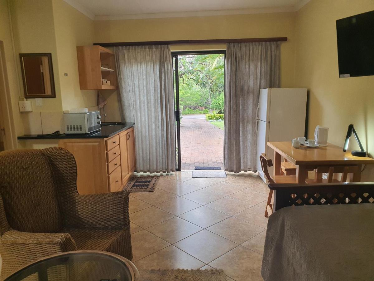 Selati 103 Guest Cottages Malalane Exteriör bild