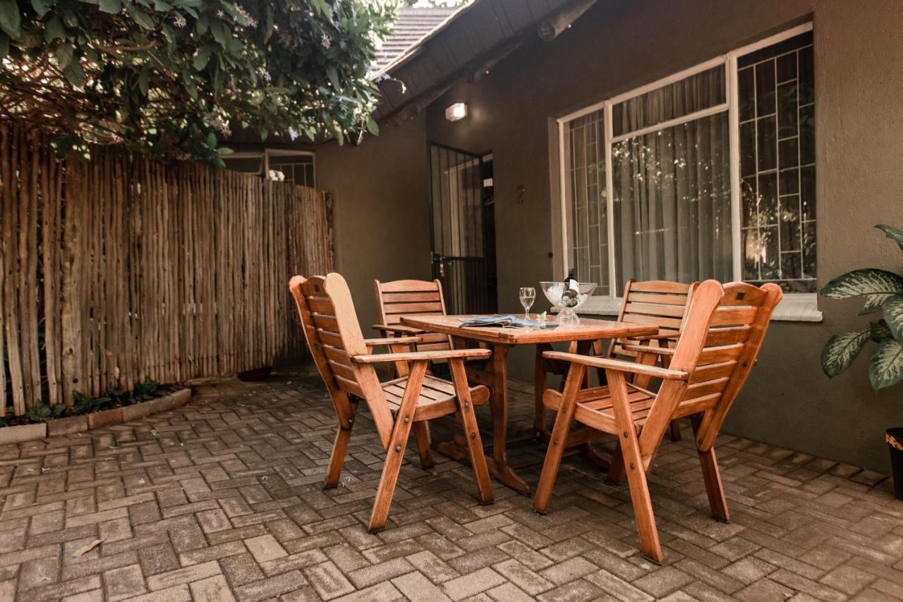 Selati 103 Guest Cottages Malalane Exteriör bild